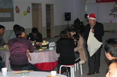 金阿铁路公司团支部组织举办“庆圣诞、迎新年”联欢会