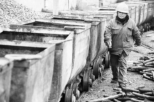 由于轻率地选择错误技术路线与产品路线，导致许多煤化工企业亏损严重。